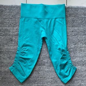 Lululemon in the flow crop.